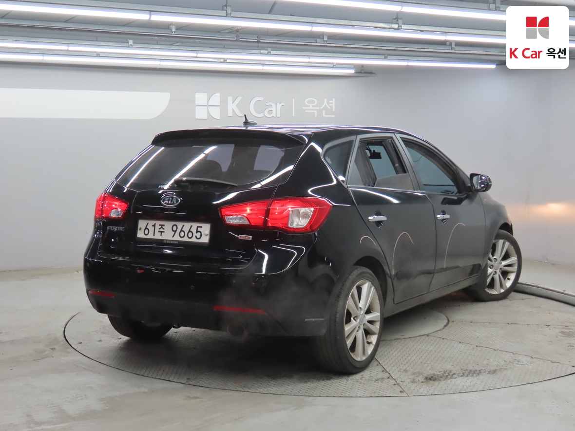 Kia Forte 2011 - Image 2