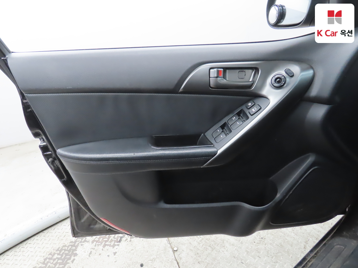 Kia Forte 2011 - Image 8