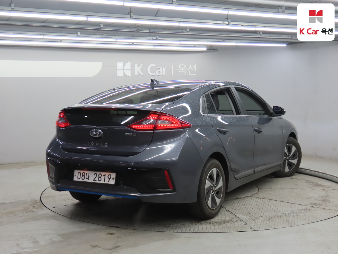 Hyundai Ioniq 2019 - Image 2