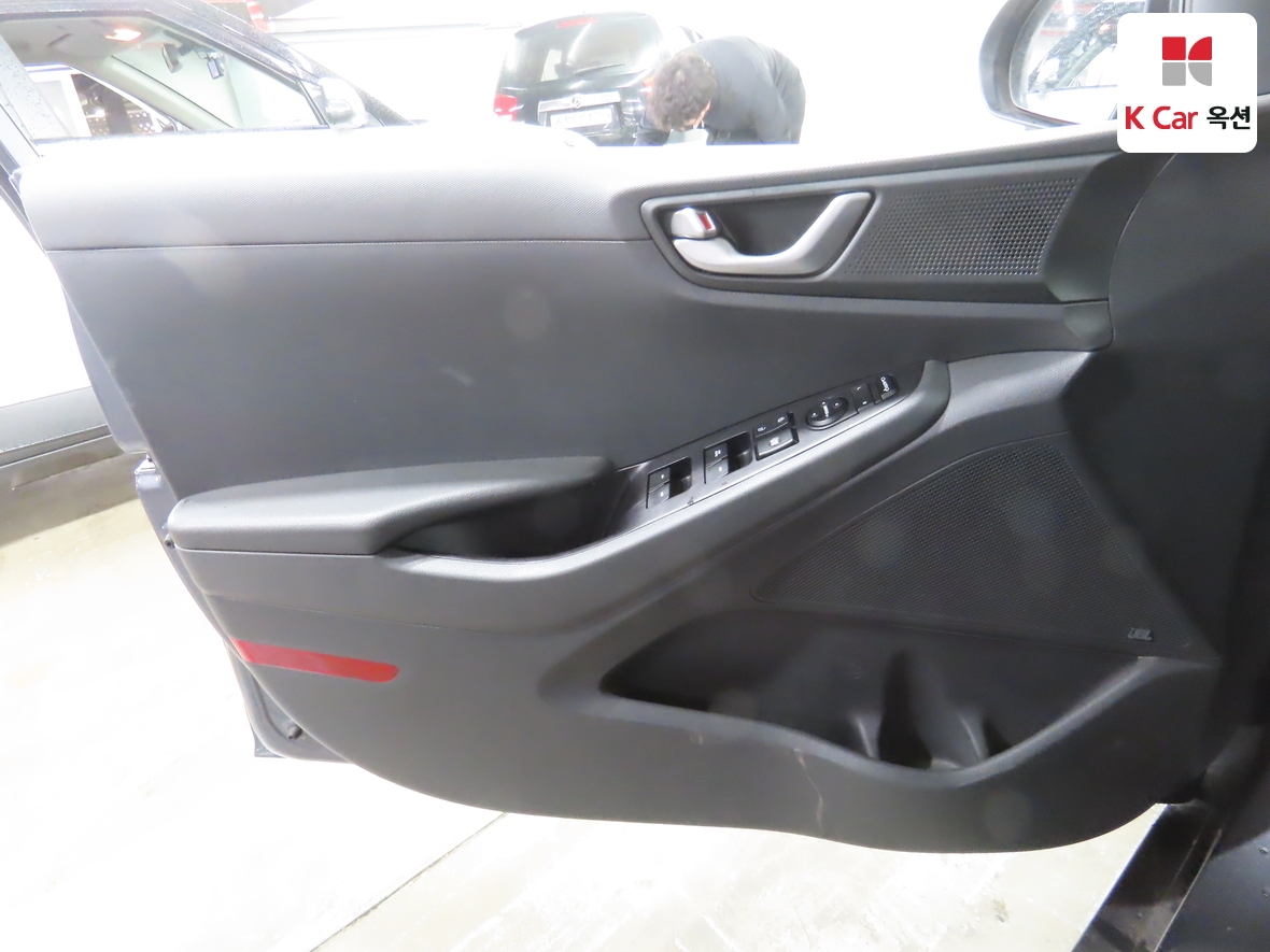 Hyundai Ioniq 2019 - Image 8