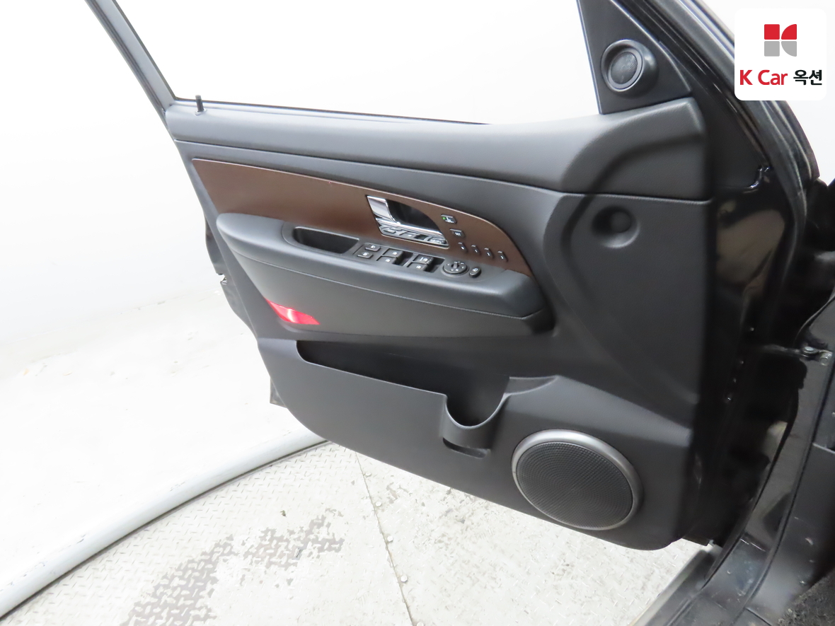 KG Mobility Rexton 2013 - Image 8