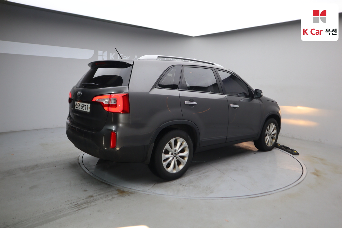 Kia Sorento 2013 - Image 2