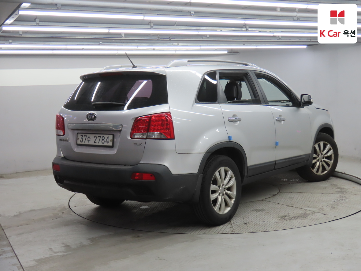 Kia Sorento 2011 - Image 2