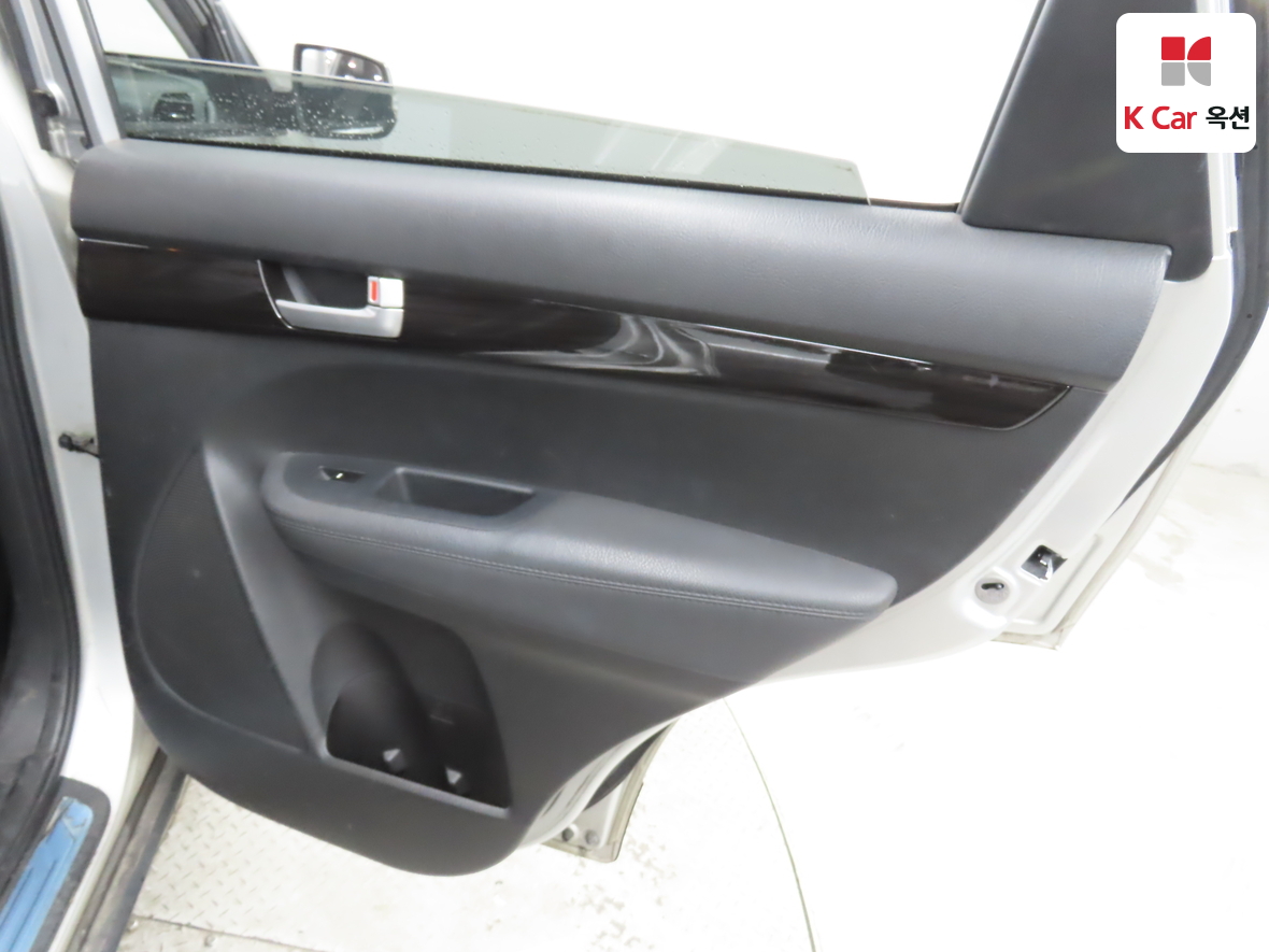 Kia Sorento 2011 - Image 27