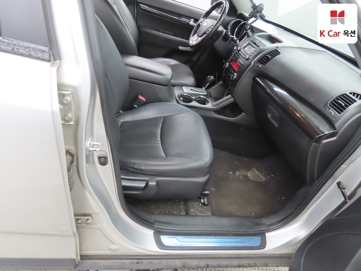 Kia Sorento 2011 - Image 30
