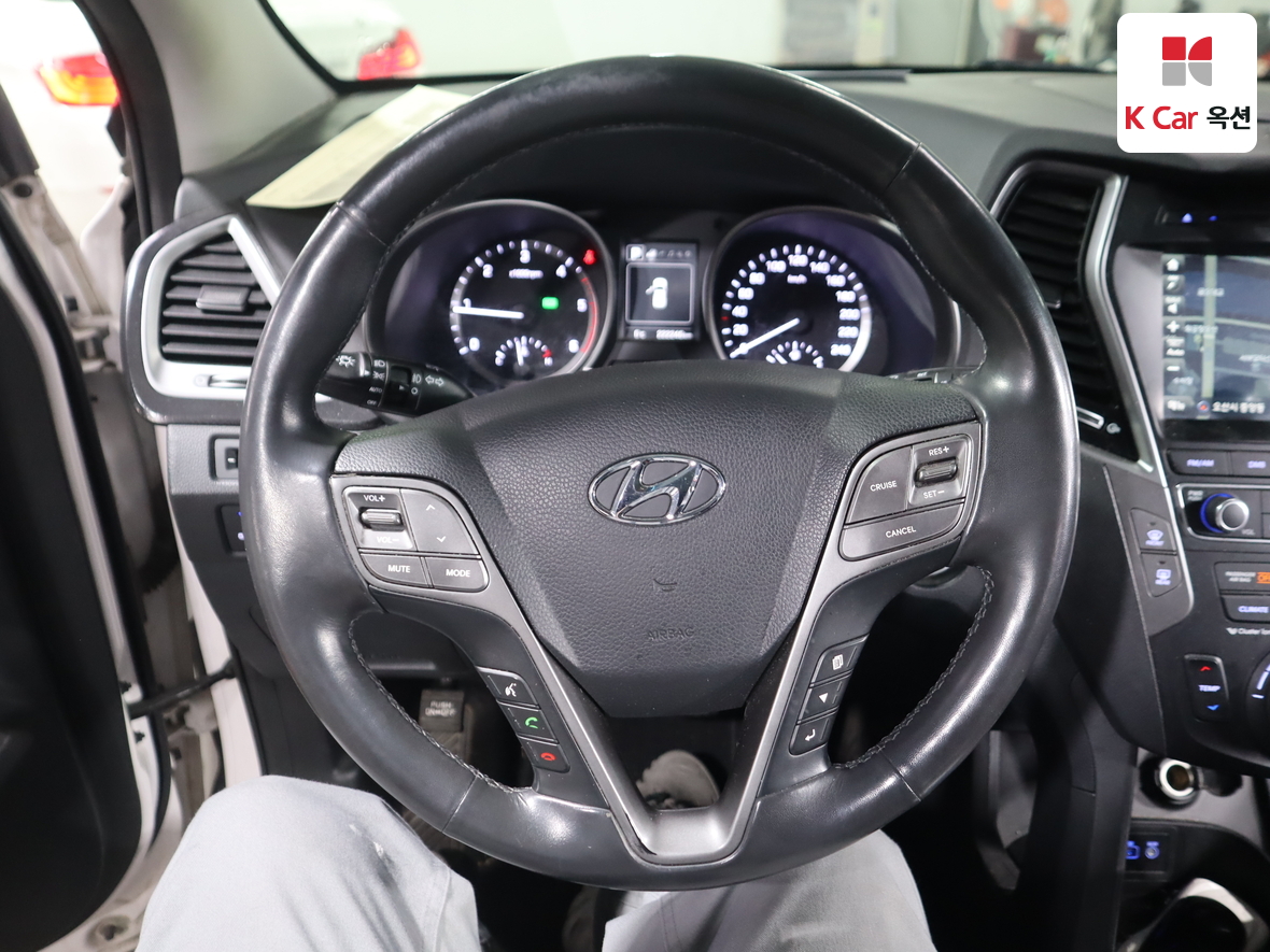Hyundai Santa Fe 2016 - Image 10