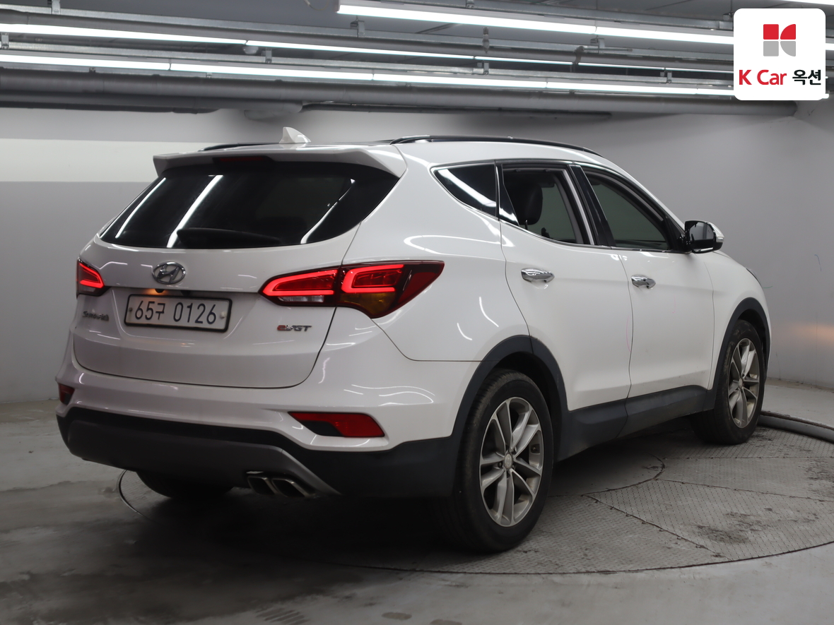 Hyundai Santa Fe 2016 - Image 2
