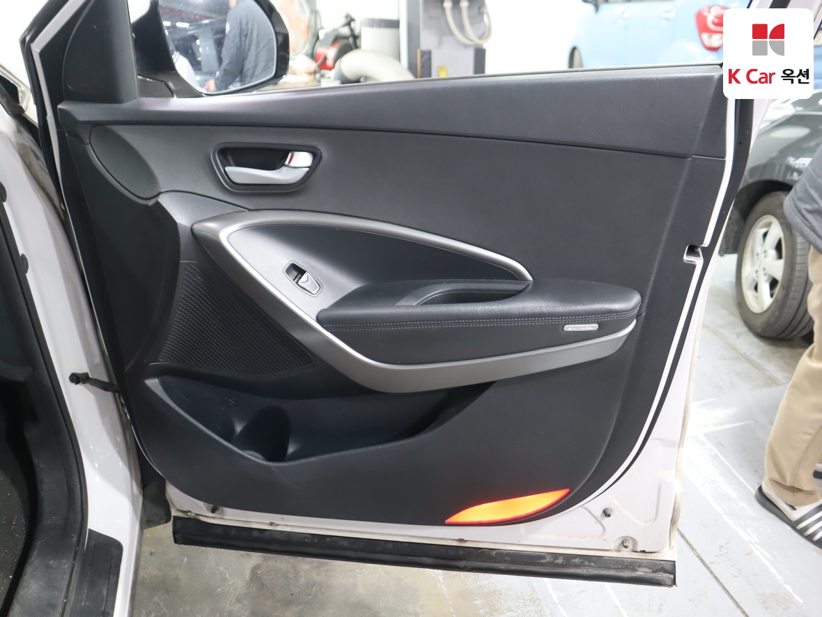 Hyundai Santa Fe 2016 - Image 32