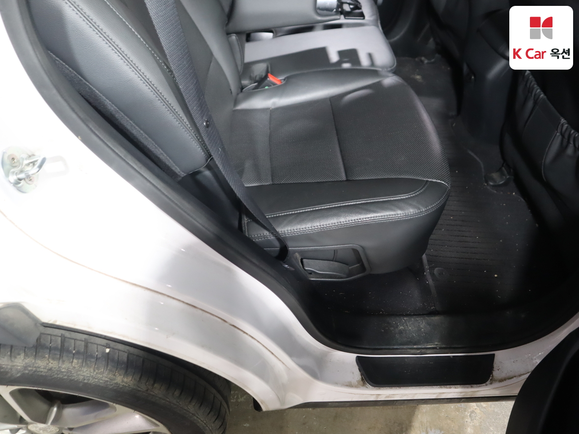 Hyundai Santa Fe 2016 - Image 31