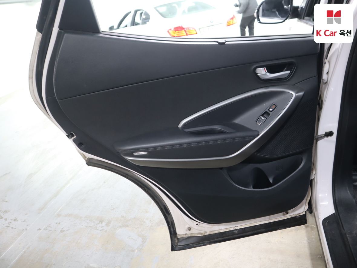 Hyundai Santa Fe 2016 - Image 24