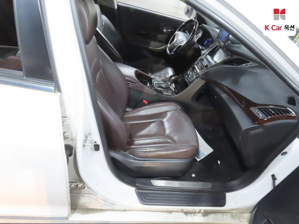 Hyundai AZERA 2014 - Image 29