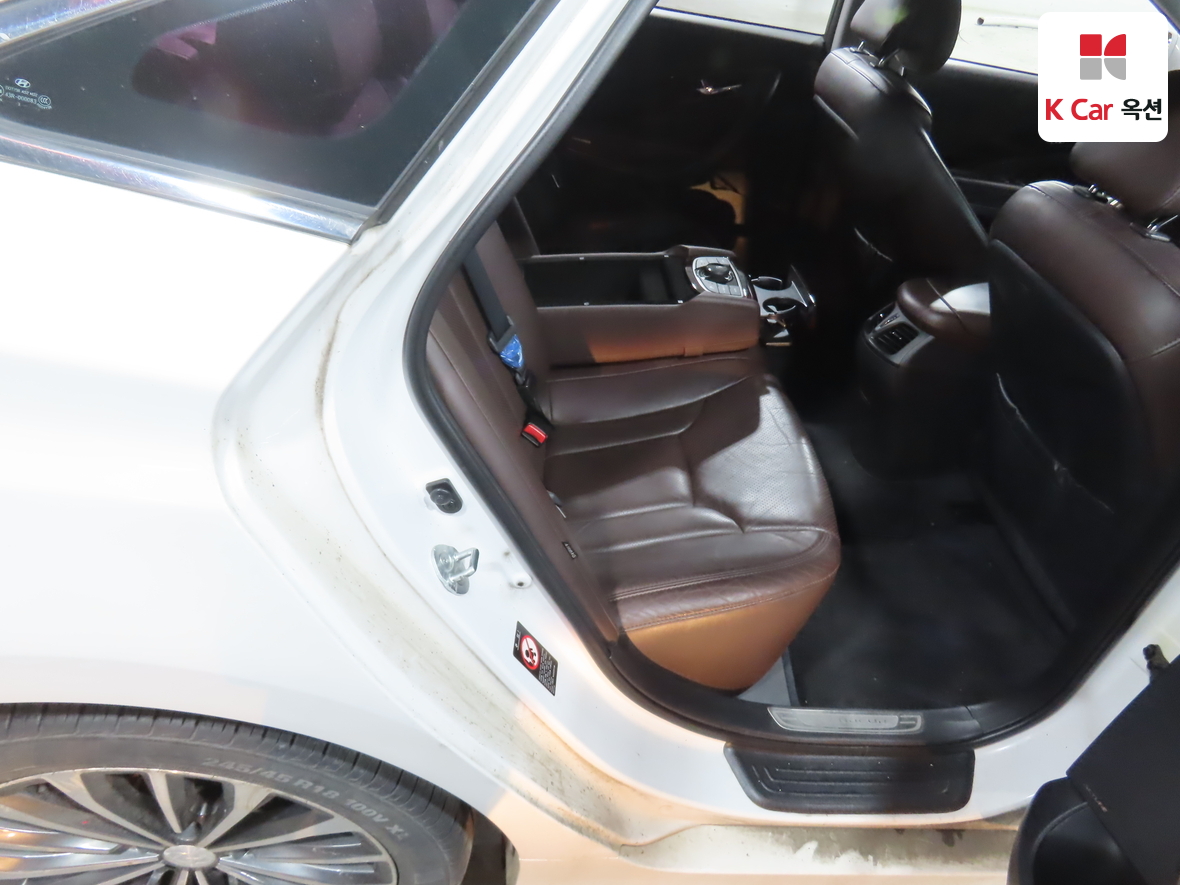 Hyundai AZERA 2014 - Image 27