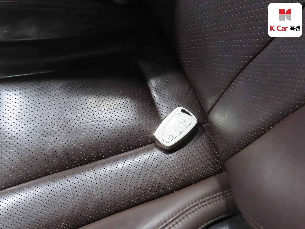 Hyundai AZERA 2014 - Image 17