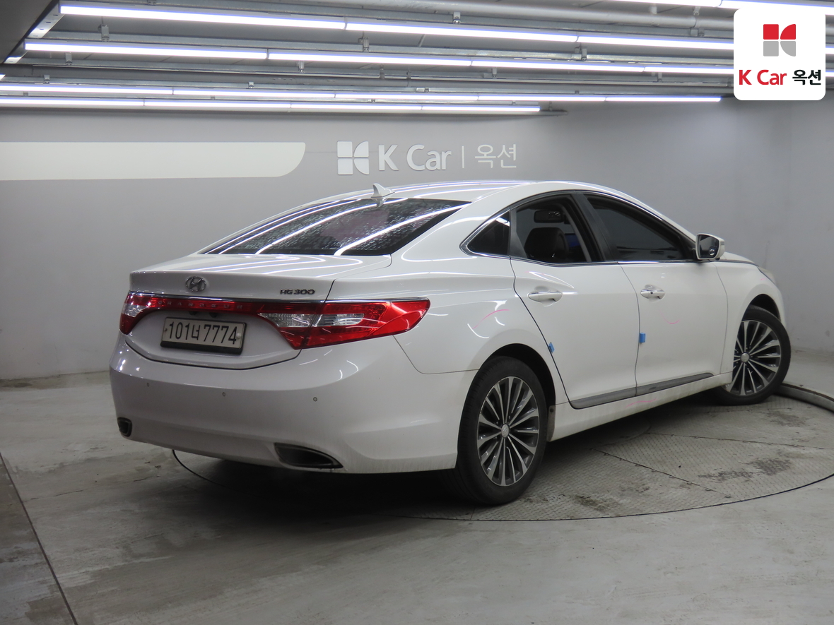 Hyundai AZERA 2014 - Image 2