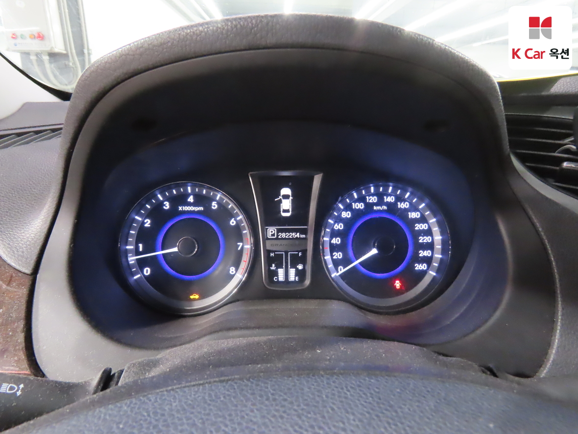 Hyundai AZERA 2014 - Image 5