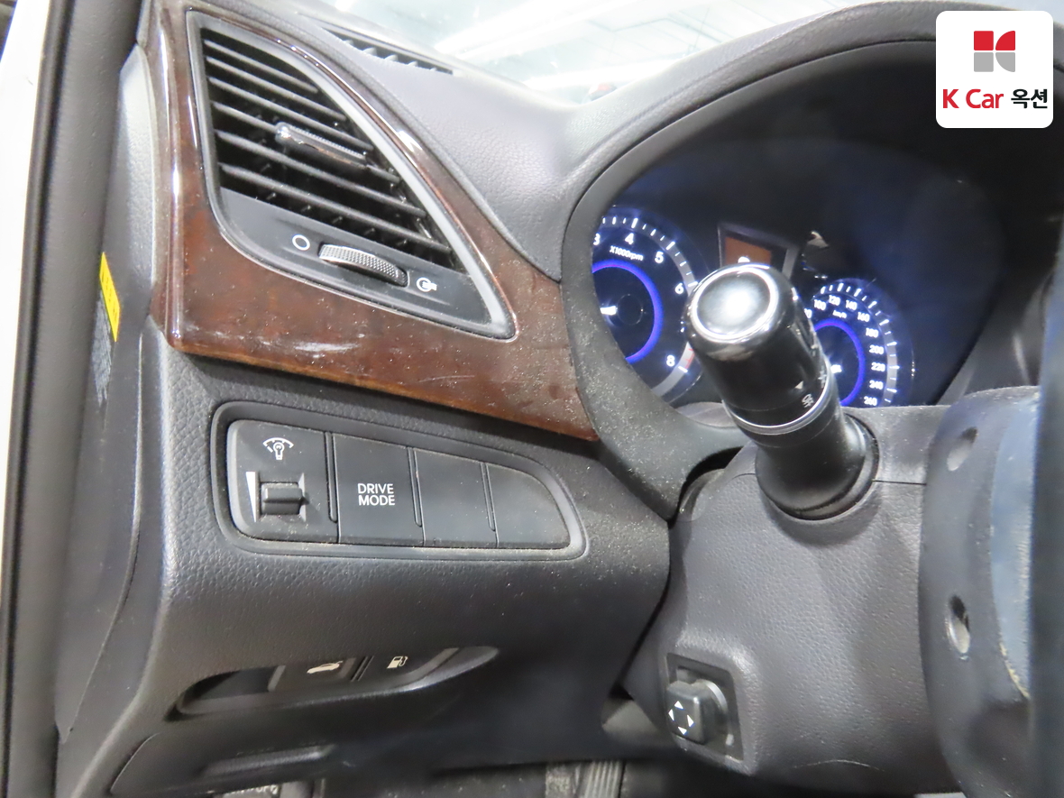 Hyundai AZERA 2014 - Image 9