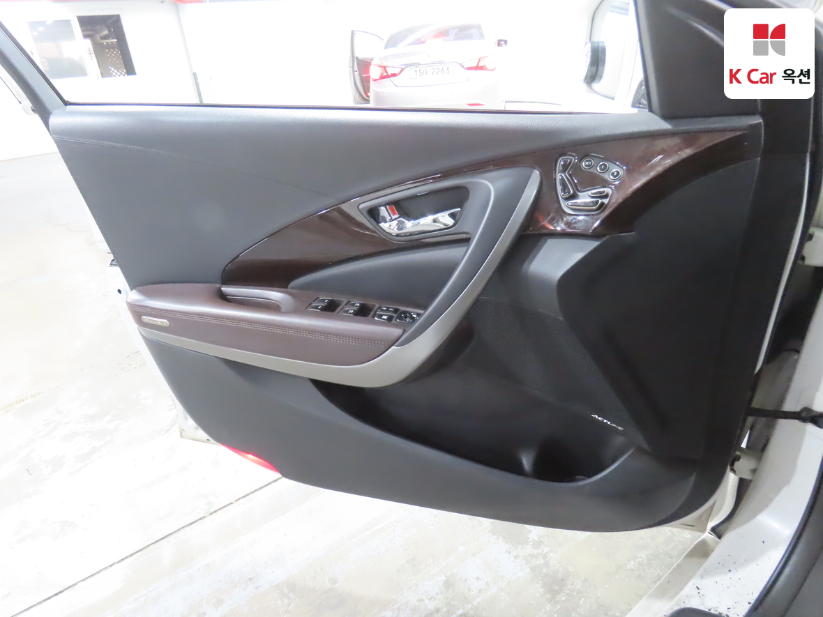 Hyundai AZERA 2014 - Image 8