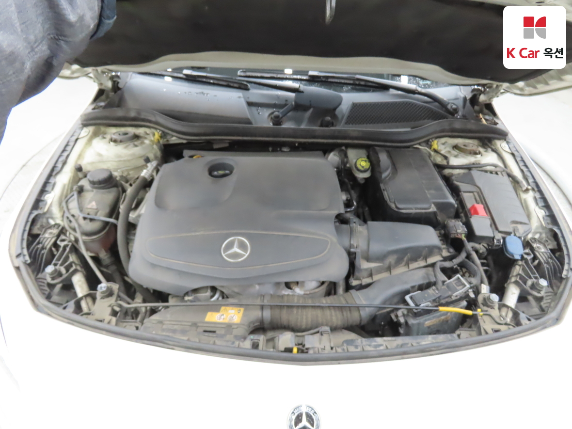 مرسيدس بنز سي ال ايه 2018 - صورة 33