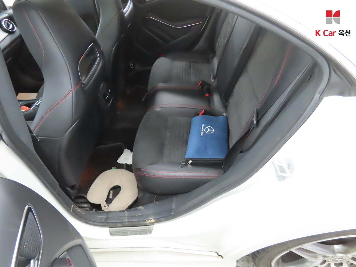 مرسيدس بنز سي ال ايه 2018 - صورة 24