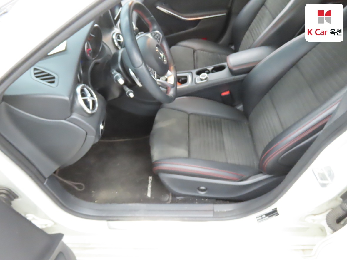 مرسيدس بنز سي ال ايه 2018 - صورة 18