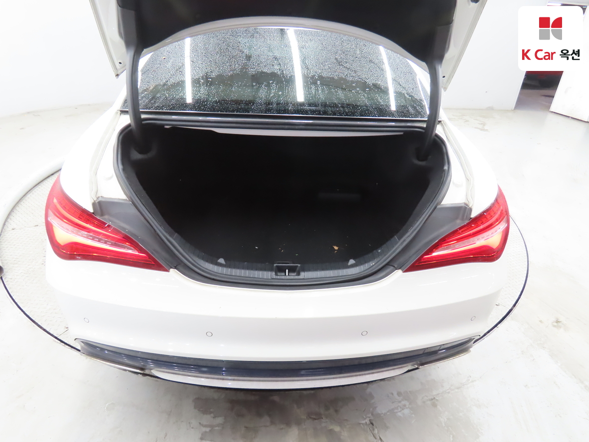 مرسيدس بنز سي ال ايه 2018 - صورة 26