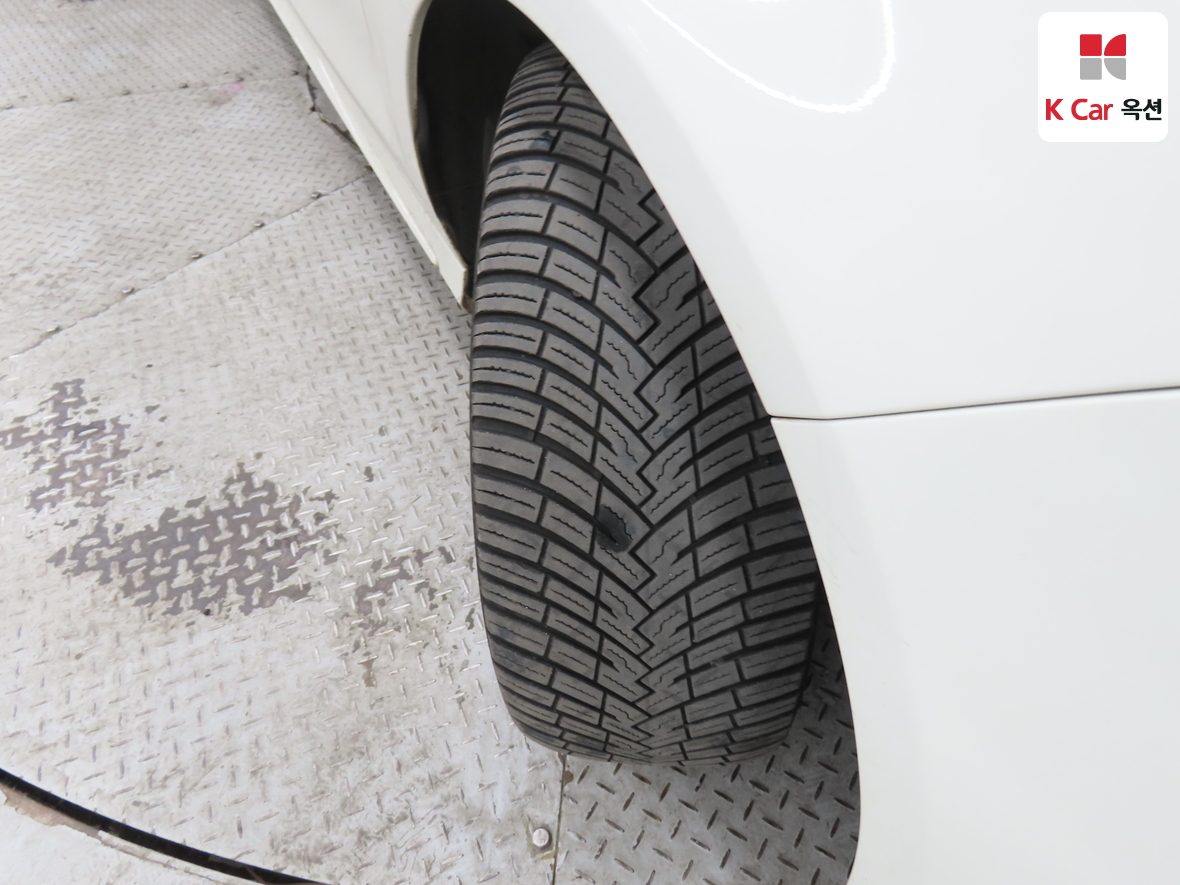 مرسيدس بنز سي ال ايه 2018 - صورة 32