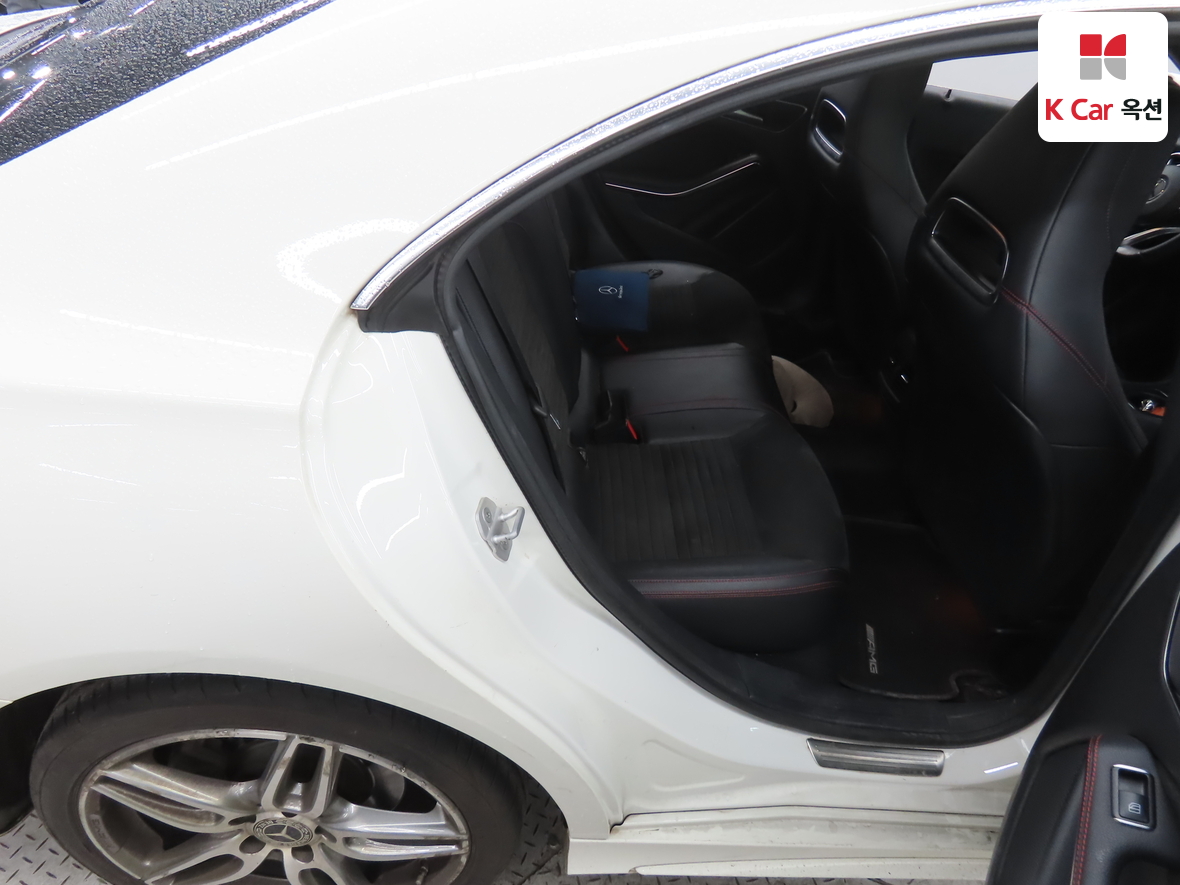 مرسيدس بنز سي ال ايه 2018 - صورة 28