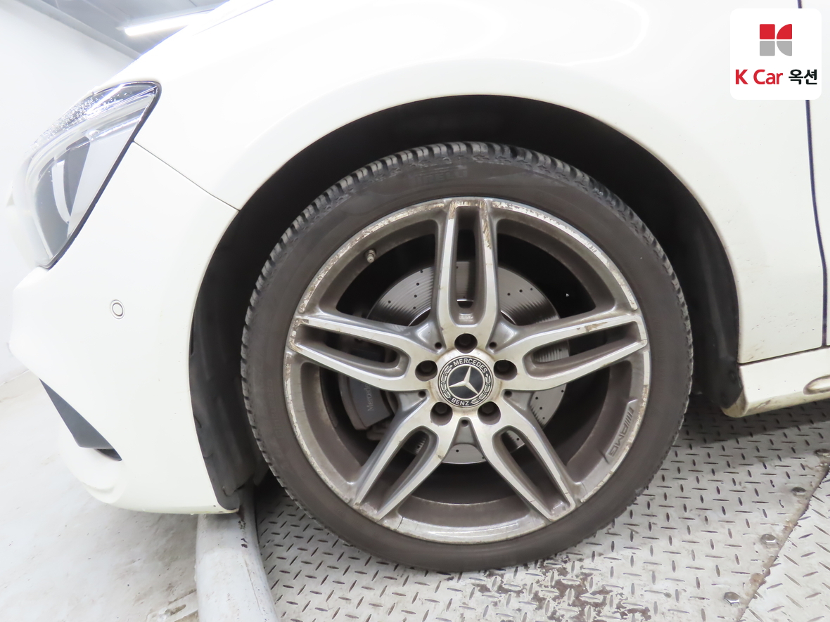 مرسيدس بنز سي ال ايه 2018 - صورة 40