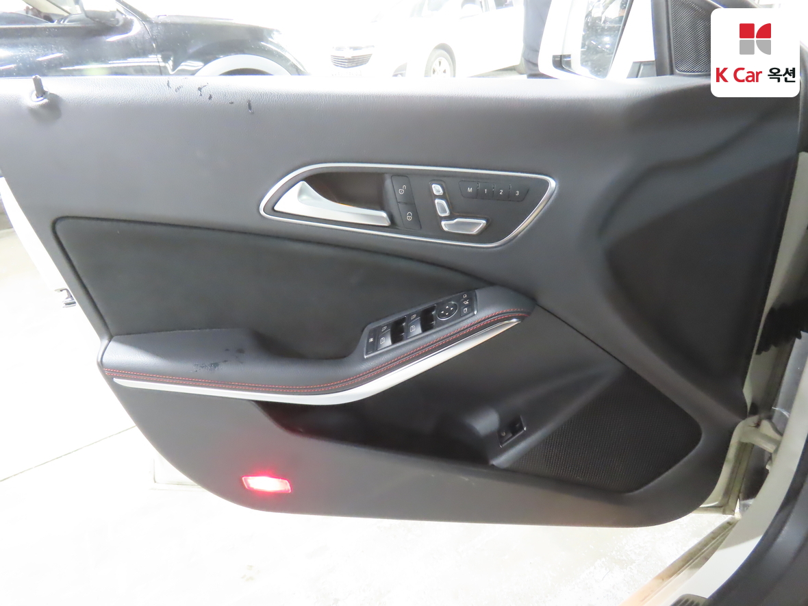 مرسيدس بنز سي ال ايه 2018 - صورة 8