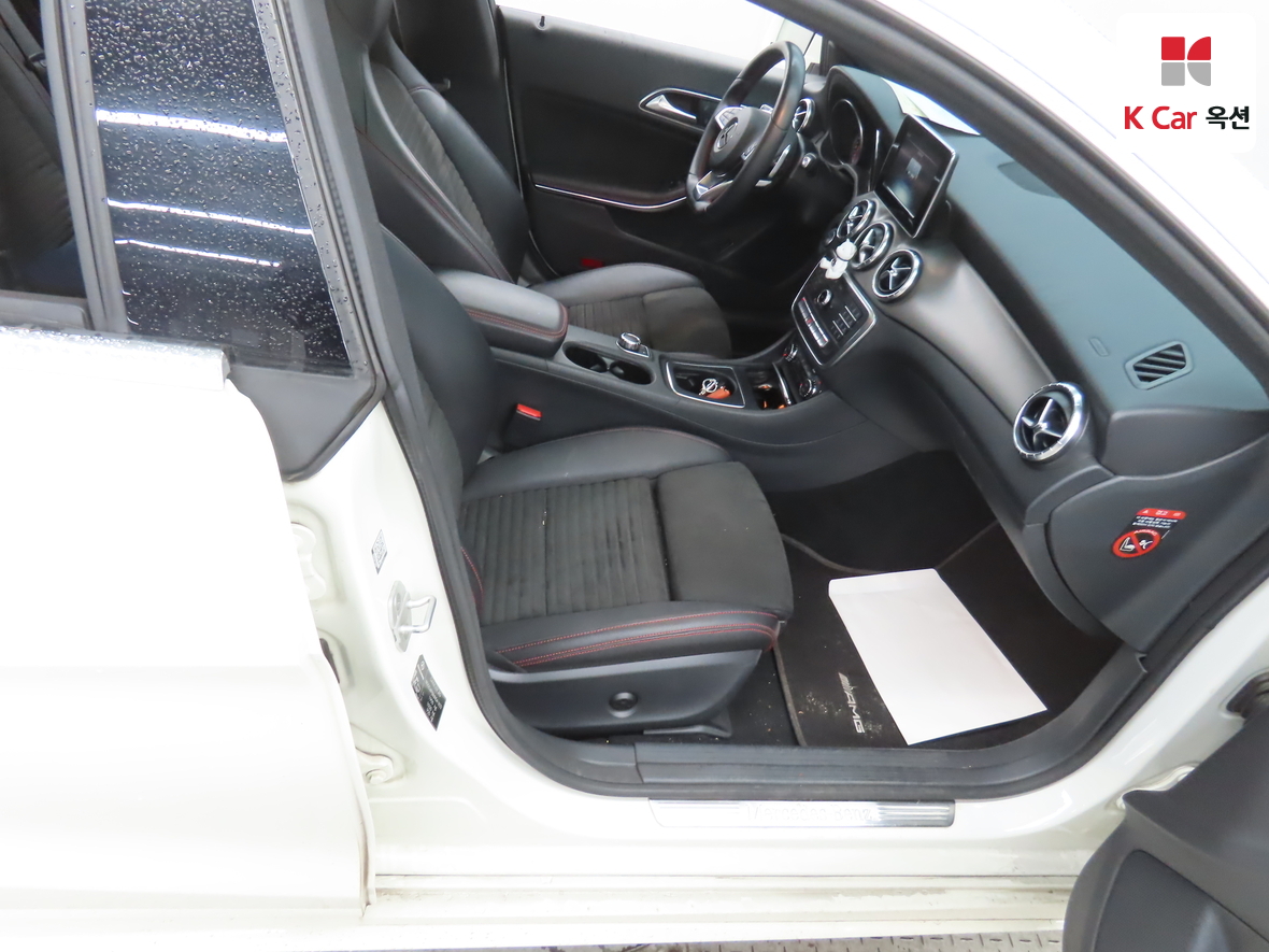 مرسيدس بنز سي ال ايه 2018 - صورة 30