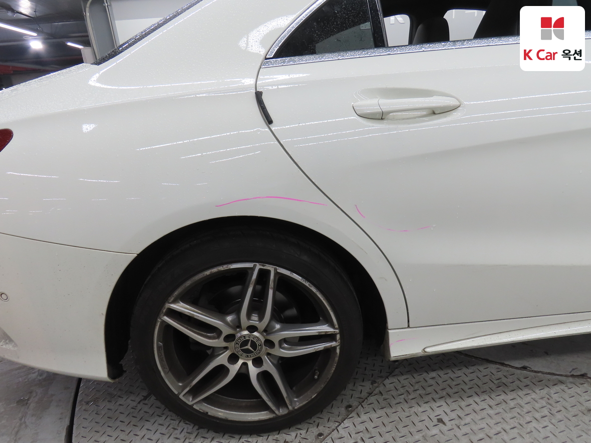 مرسيدس بنز سي ال ايه 2018 - صورة 39