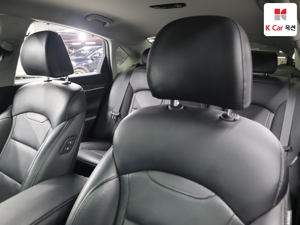 Hyundai AZERA 2018 - Image 19