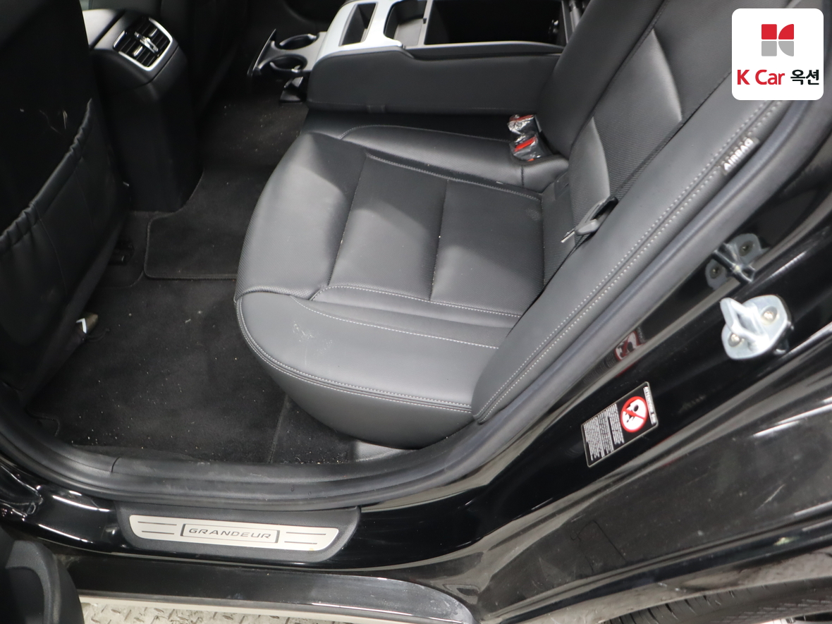 Hyundai AZERA 2018 - Image 23