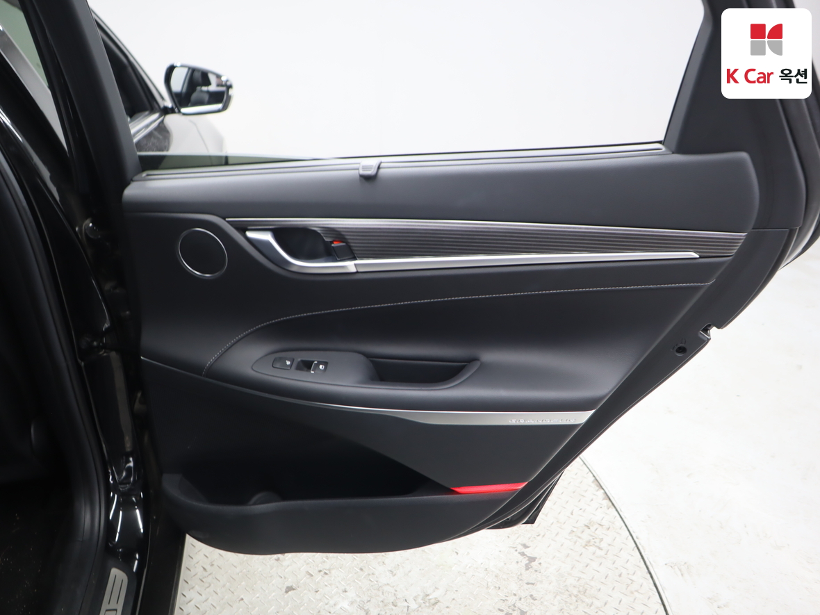 Hyundai AZERA 2018 - Image 26