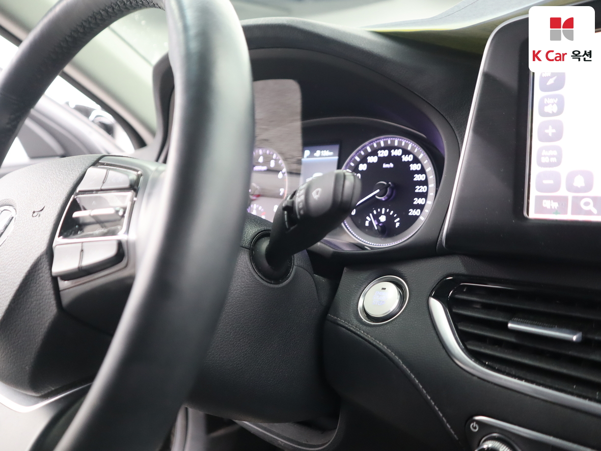 Hyundai AZERA 2018 - Image 11