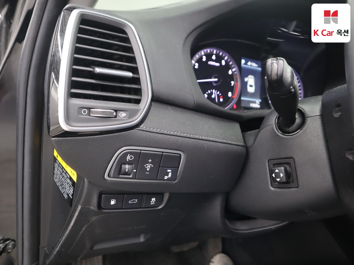 Hyundai AZERA 2018 - Image 9