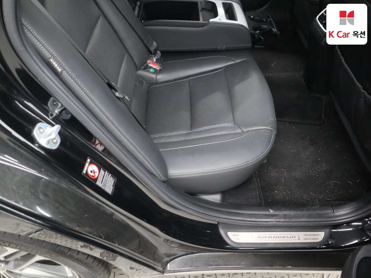 Hyundai AZERA 2018 - Image 27