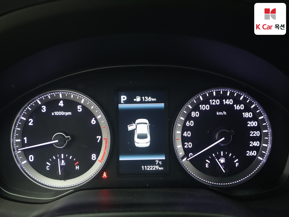 Hyundai AZERA 2018 - Image 5