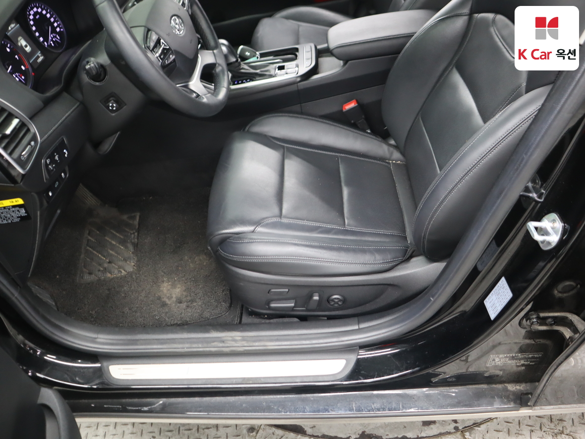 Hyundai AZERA 2018 - Image 18