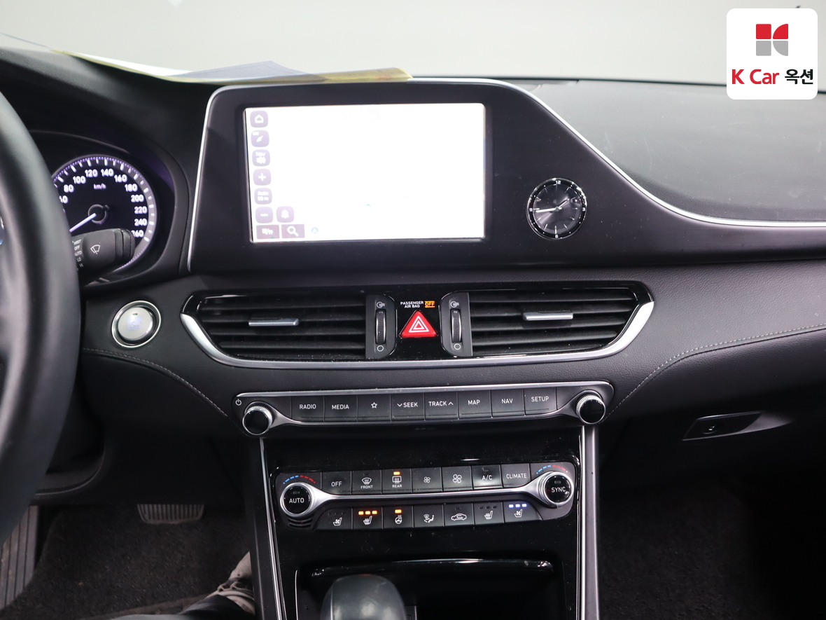 Hyundai AZERA 2018 - Image 6