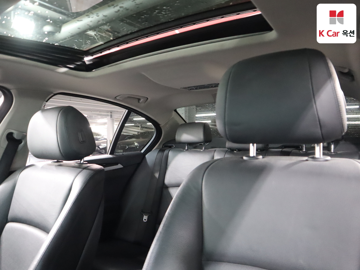 BMW 5 Series 2016 - Image 20