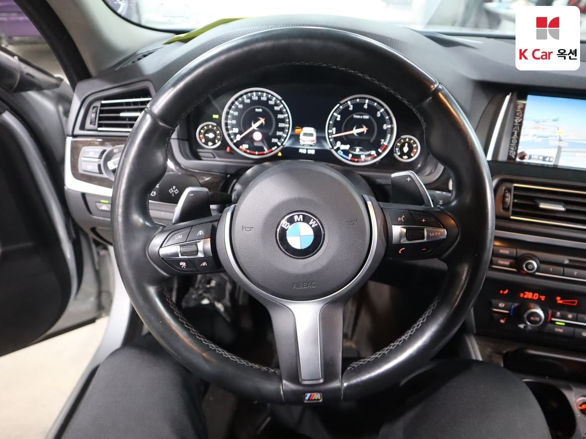 BMW 5 Series 2016 - Image 10
