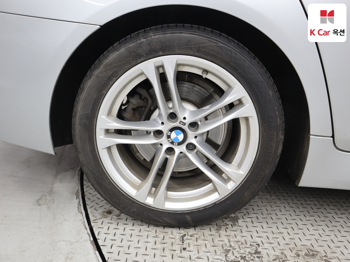 BMW 5 Series 2016 - Image 48