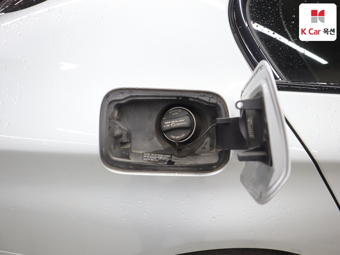 BMW 5 Series 2016 - Image 30