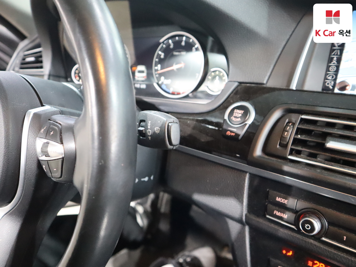 BMW 5 Series 2016 - Image 11