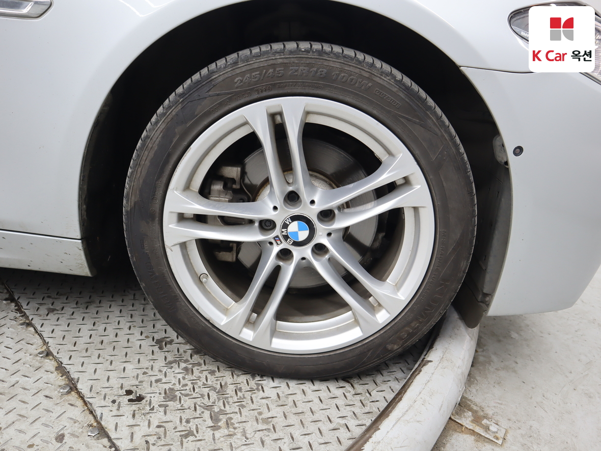 BMW 5 Series 2016 - Image 49