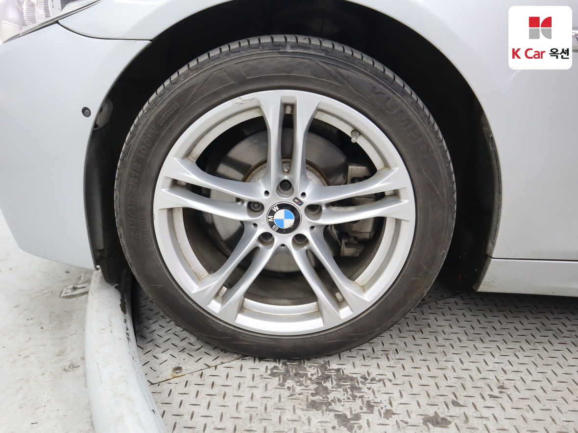 BMW 5 Series 2016 - Image 46