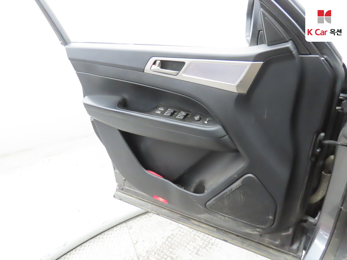 KG Mobility Rexton Sports 2019 - Image 8