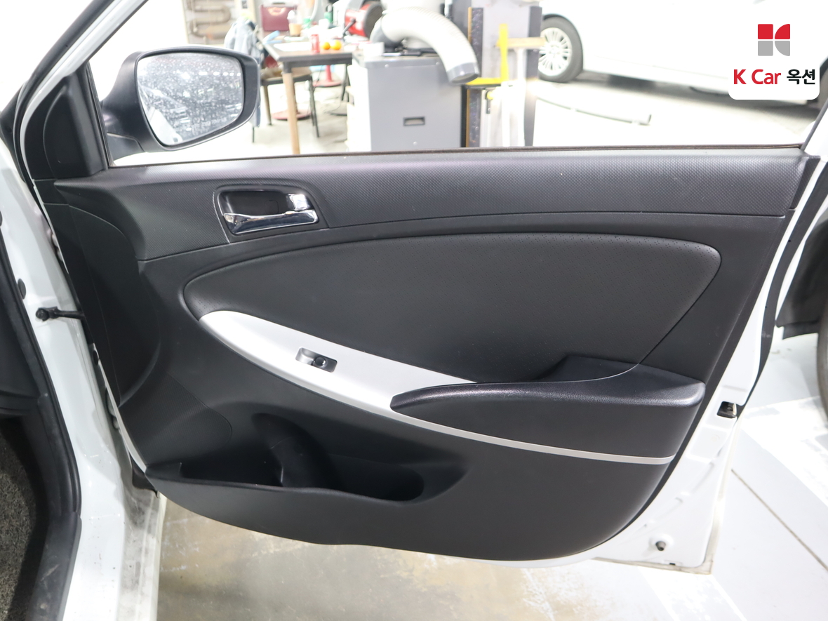 Hyundai Accent 2014 - Image 28