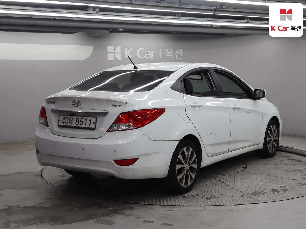 Hyundai Accent 2014 - Image 2